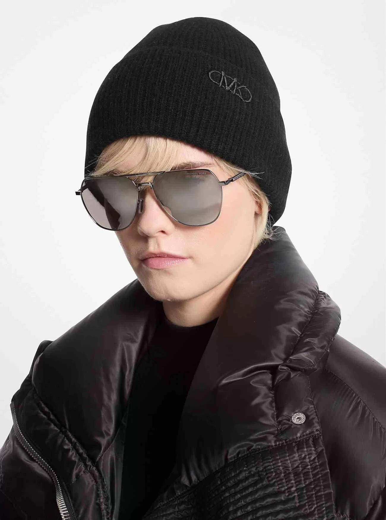 Beanie-Mütze aus geripptem Kaschmir Beanie-Mütze aus geripptem Kaschmir