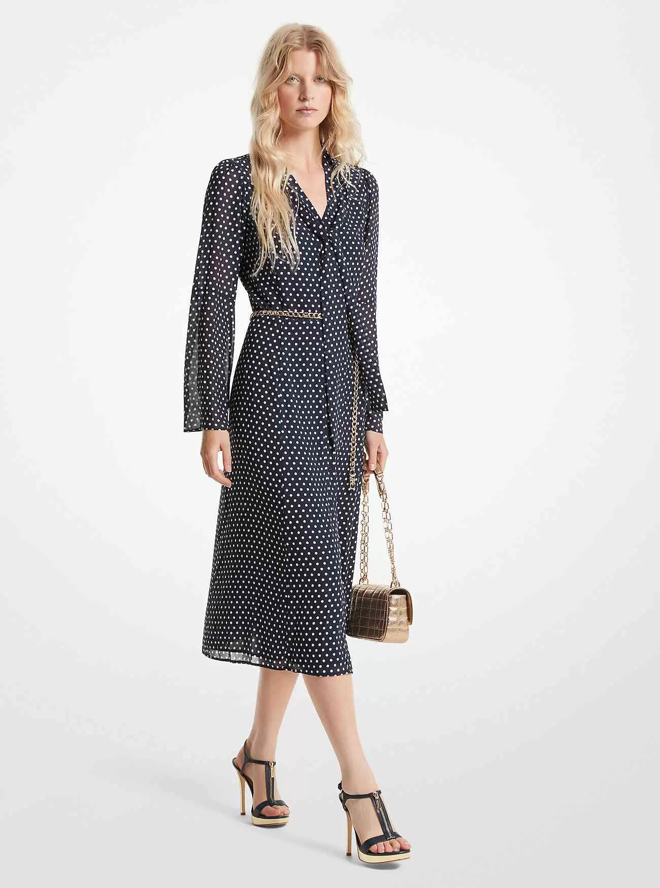 Gepunktetes Georgette-Midikleid mit Bindekragen