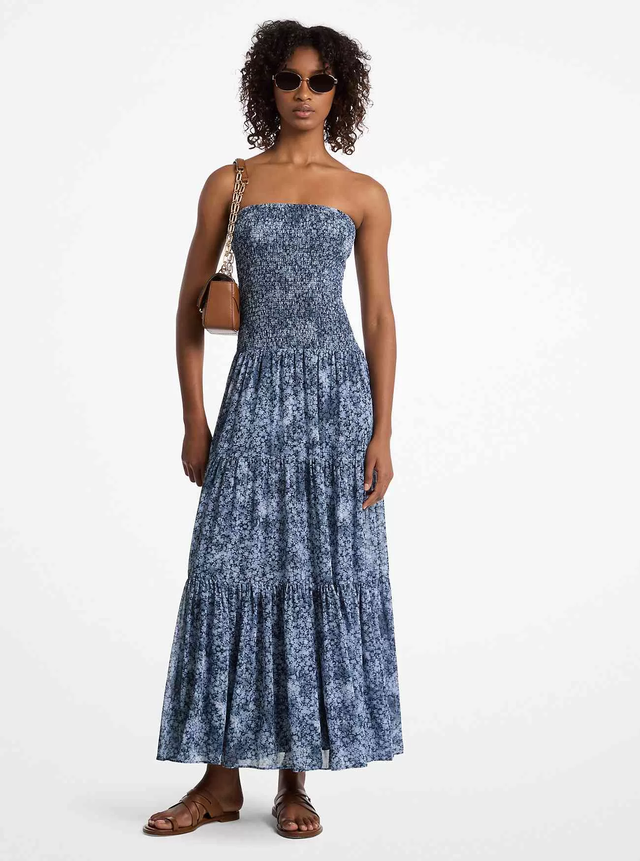 Gesmoktes, gestuftes Kleid aus Georgette mit Blumendruck