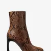 Kelsea Lederstiefel mit Schlangenprägung Kelsea Lederstiefel mit Schlangenprägung