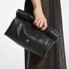 Mittlere Lunchbox-Clutch aus Leder mit Python-Prägung und Monogramm