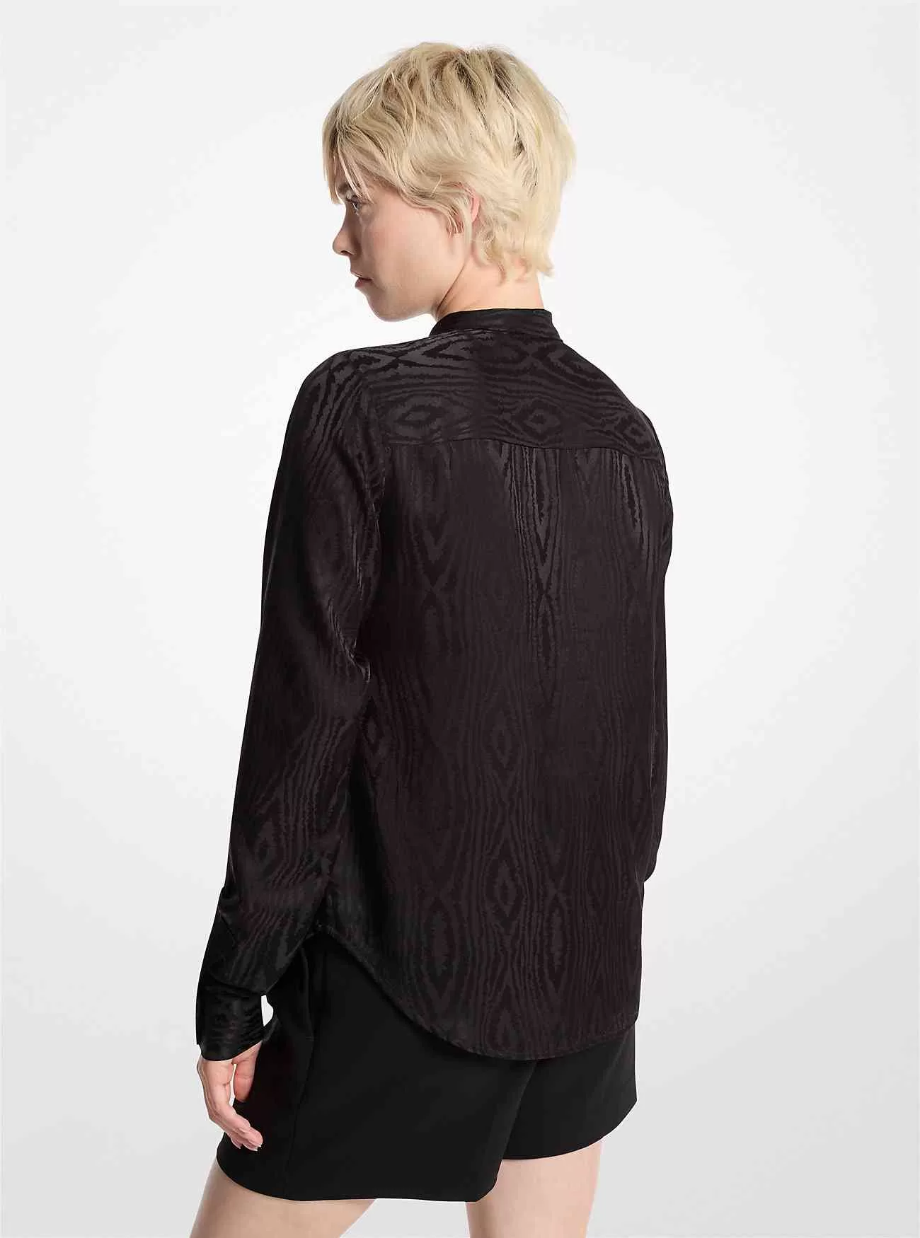 Moiré-Bluse mit Bindekragen