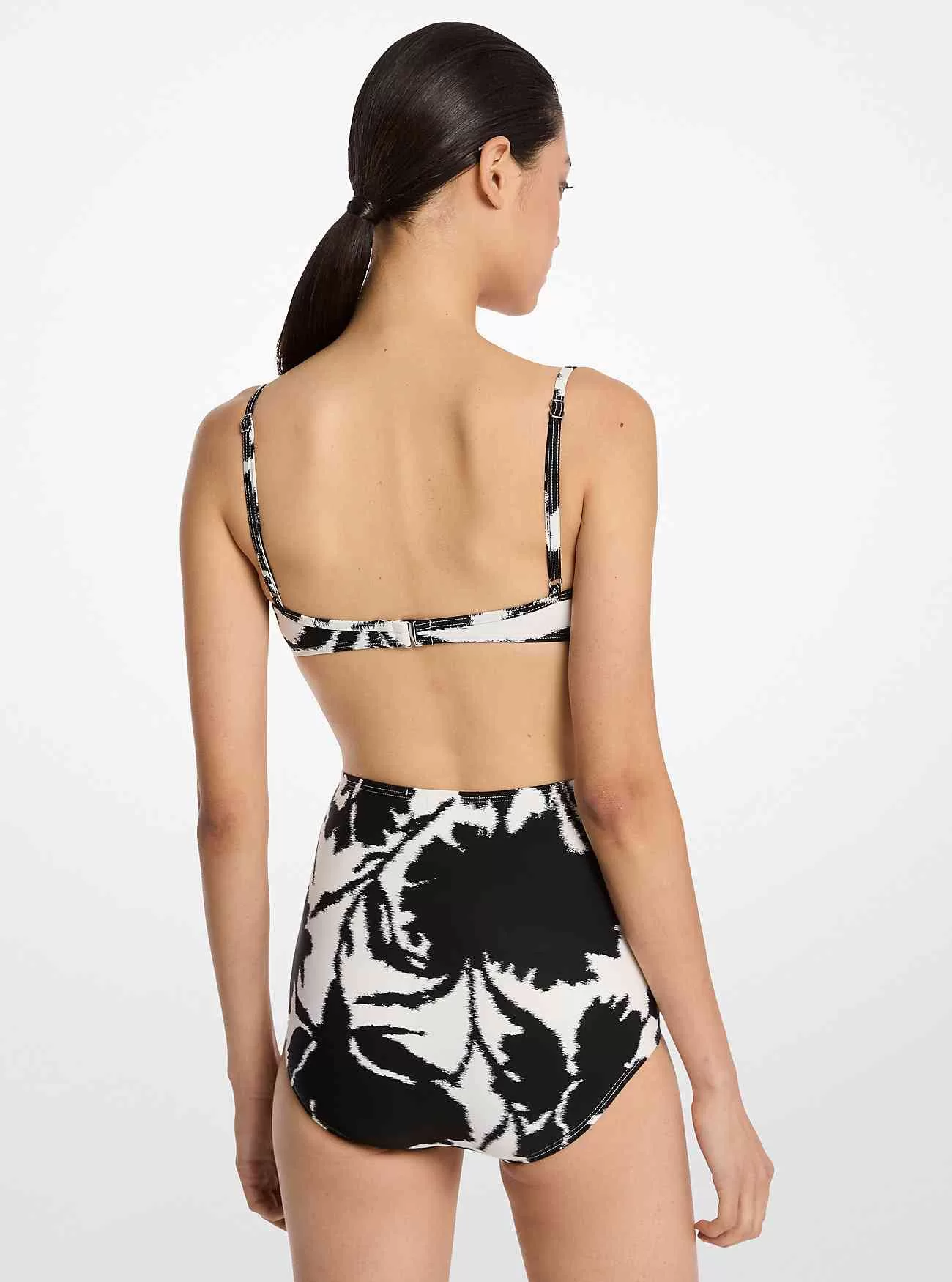 Set aus Bikinioberteil und Slip aus Stretch-Nylon-Krepp mit Blumenmuster