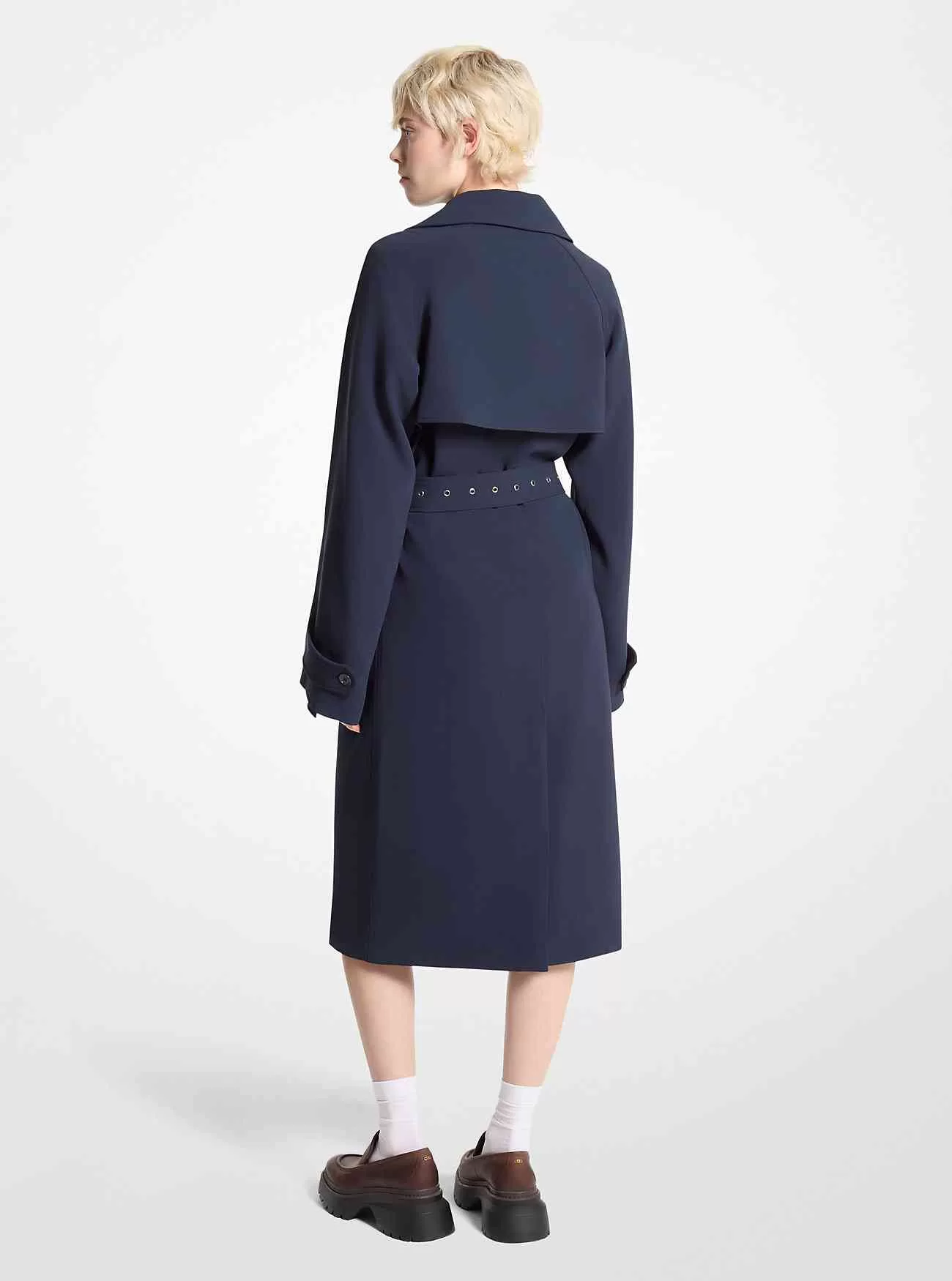 Strukturierter Trenchcoat aus Krepp mit Gürtel