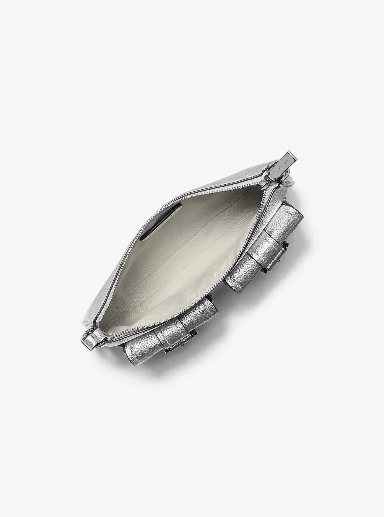 Zoe Kleine Pochette aus Metallic-Leder